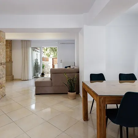 Amalthea Family Residence, 2 Min Walking From Center Apartment *