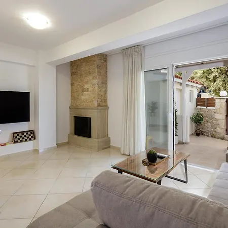 Amalthea Family Residence, 2 Min Walking From Center Apartment Rethymno (Crete)