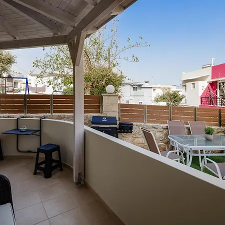 Amalthea Family Residence, 2 Min Walking From Center 罗希姆诺